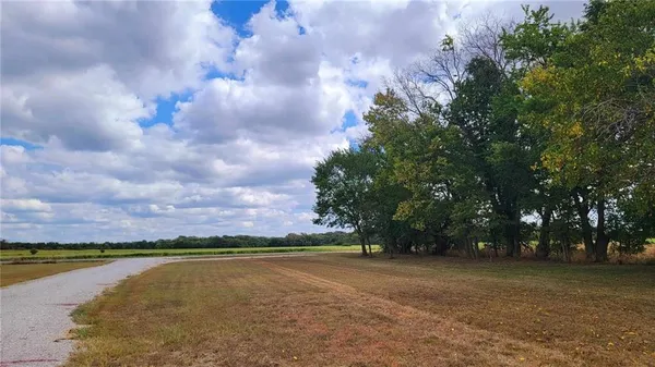$435,000 | 33820 South State Route, Drexel, MO 64742