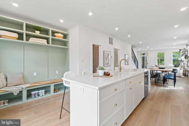 $1,330,000 | 406 13th Street Northeast, Washington, DC 20002