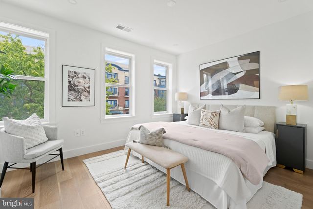 $1,330,000 | 406 13th Street Northeast, Washington, DC 20002