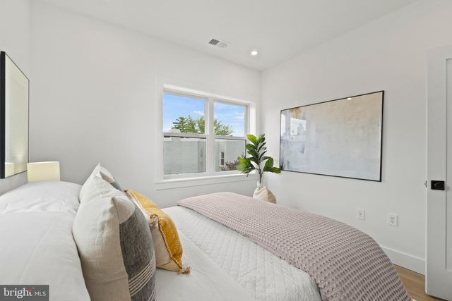 $1,330,000 | 406 13th Street Northeast, Washington, DC 20002