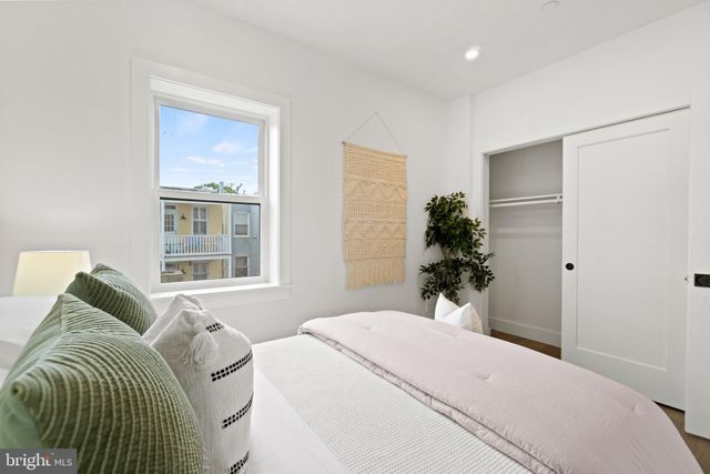 $1,330,000 | 406 13th Street Northeast, Washington, DC 20002