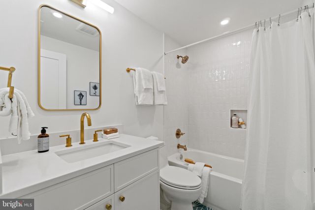 $1,330,000 | 406 13th Street Northeast, Washington, DC 20002