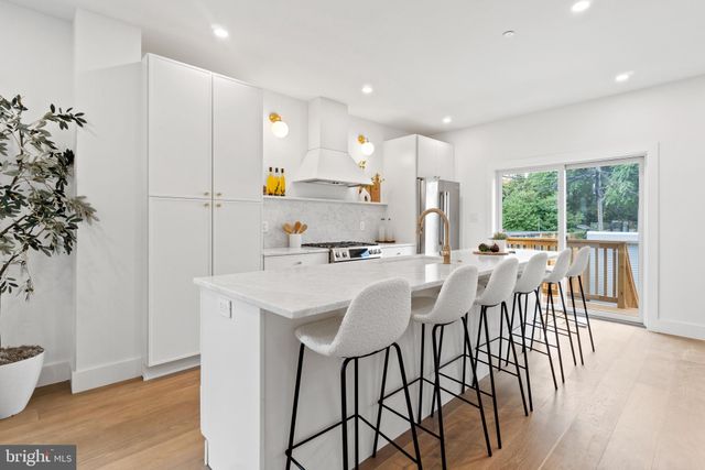 $1,330,000 | 406 13th Street Northeast, Washington, DC 20002