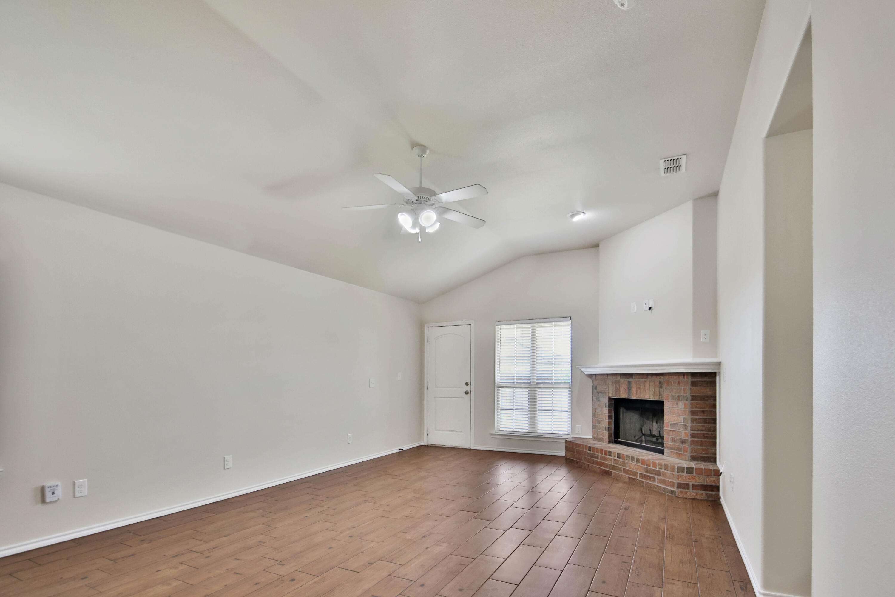 6923 96th Street Lubbock, TX 79424 - Photo 15 of 38 IMG_9498