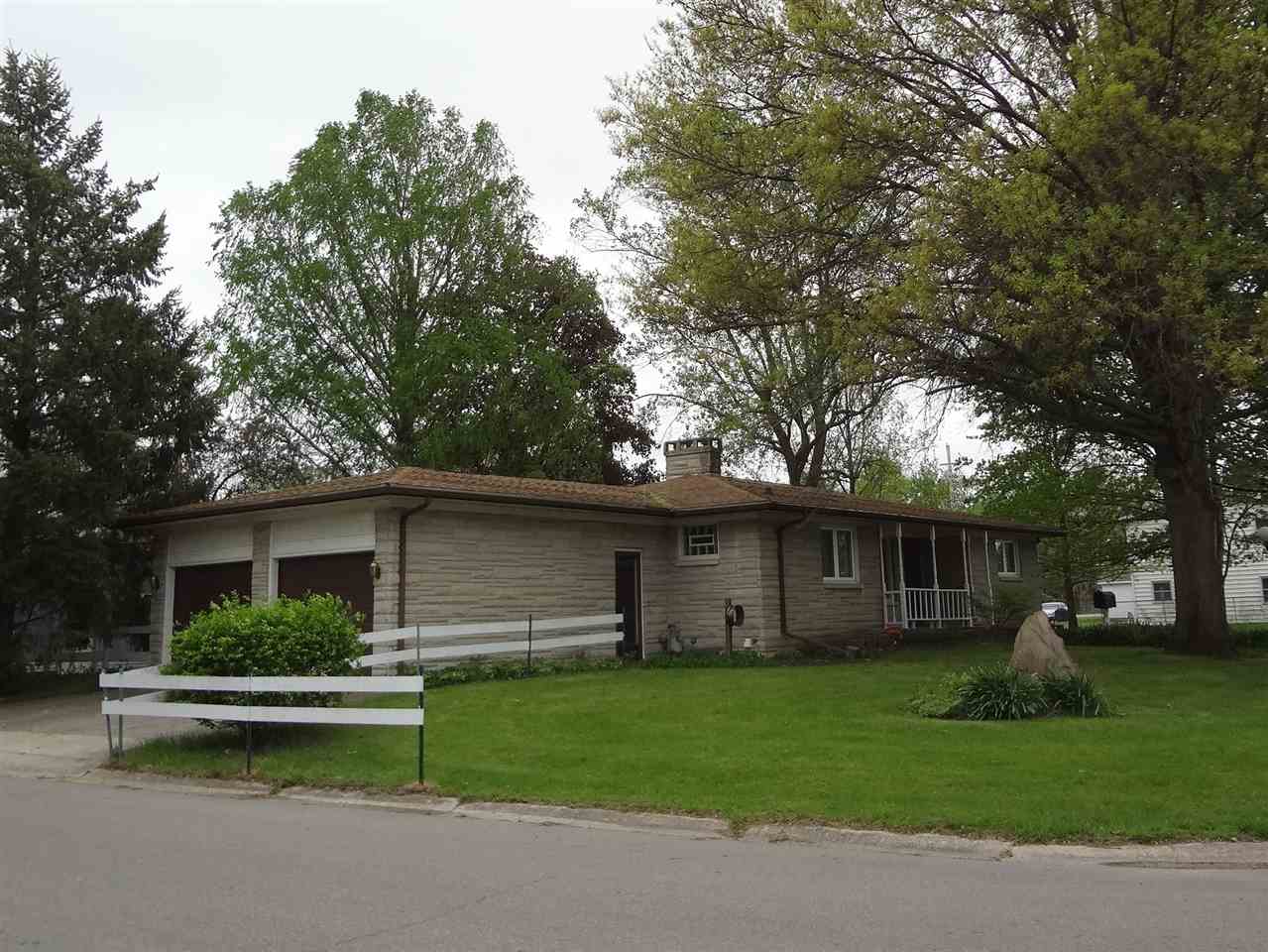 1601 Madison Street Rochester, IN 46975 - Photo 1 of 15