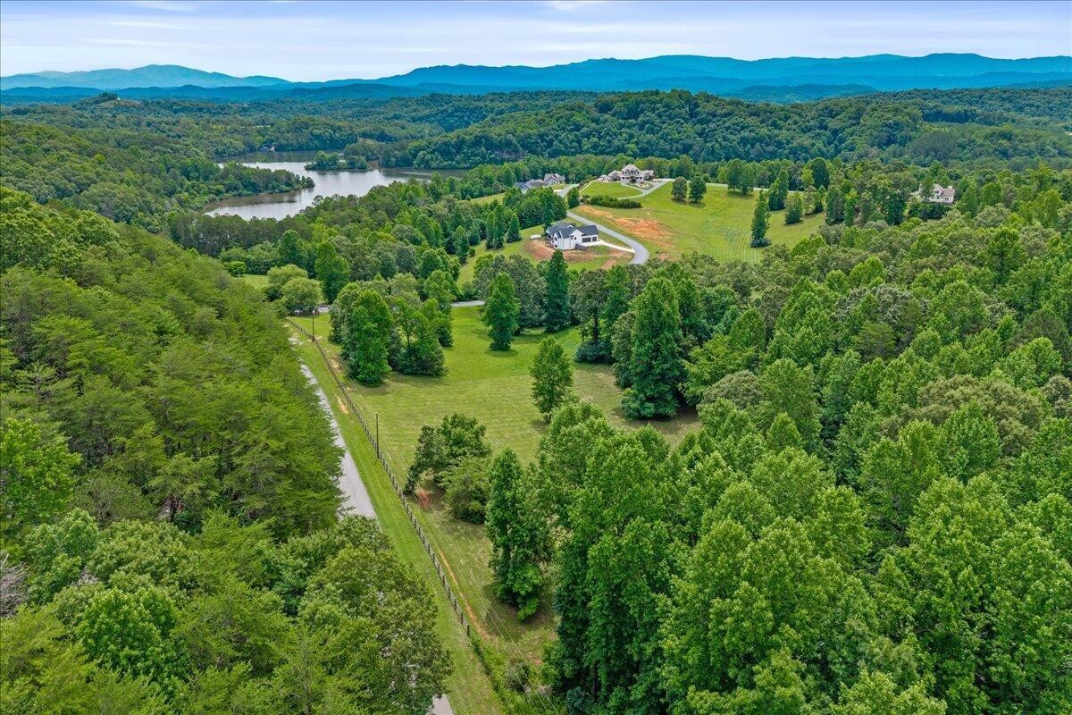 34 Springwater Madisonville, TN 37354 - Photo 2 of 13