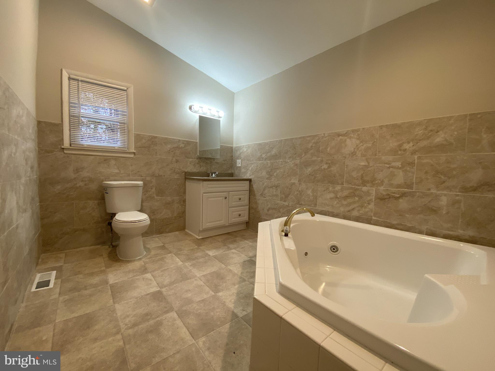 4116 Oak Road Buena, NJ 08310 - Photo 12 of 18 Full Bathroom - 2nd floor
