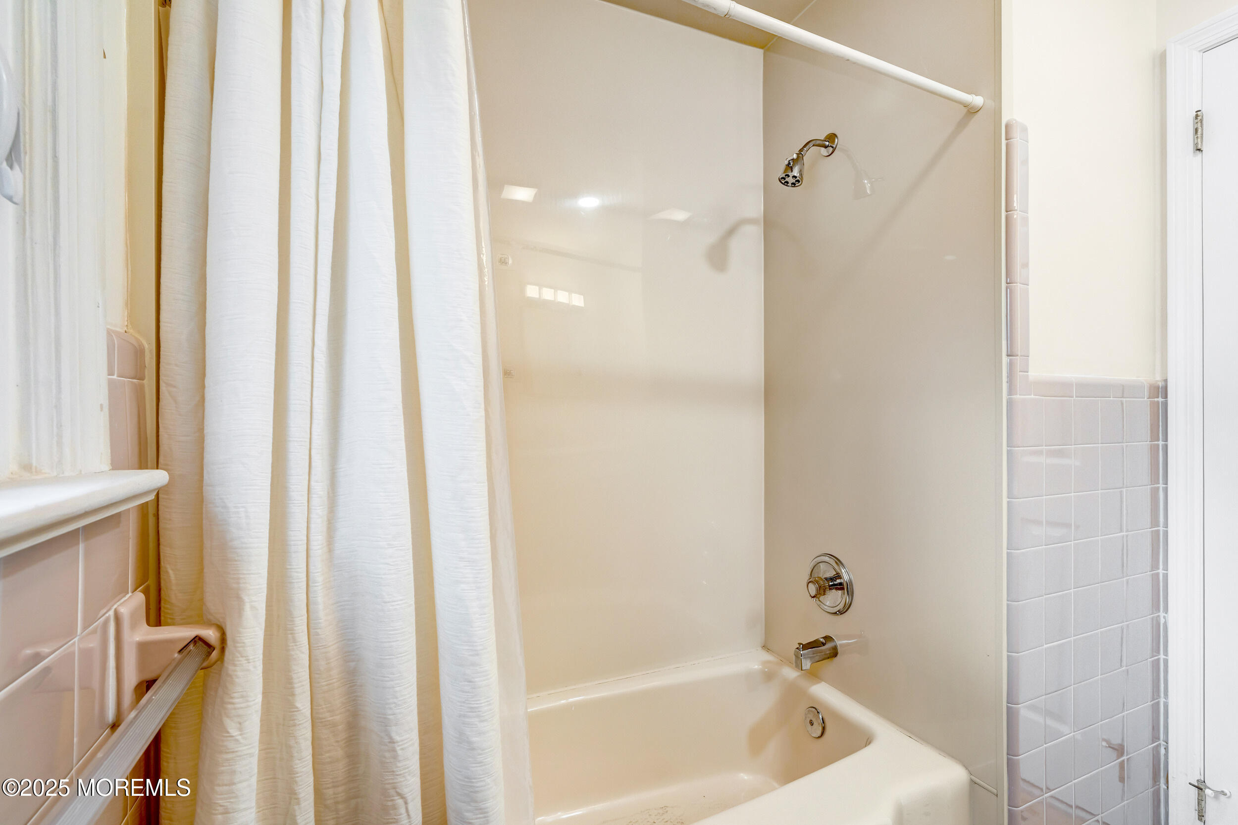 104 Pear Street Oakhurst, NJ 07755 - Photo 31 of 44 051