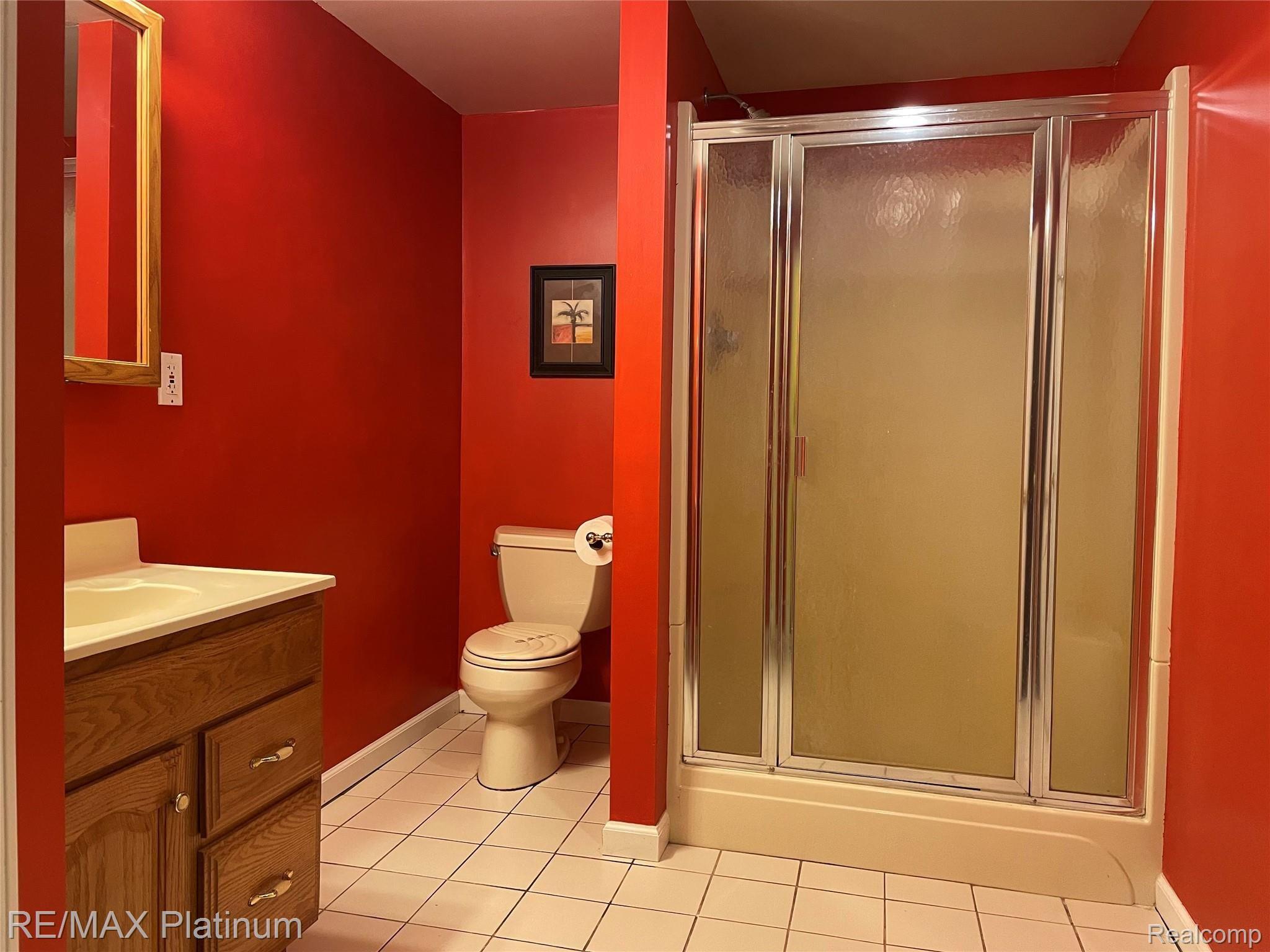 13204 Torrey Road Fenton, MI 48430 - Photo 19 of 24 Lower Level Bathroom