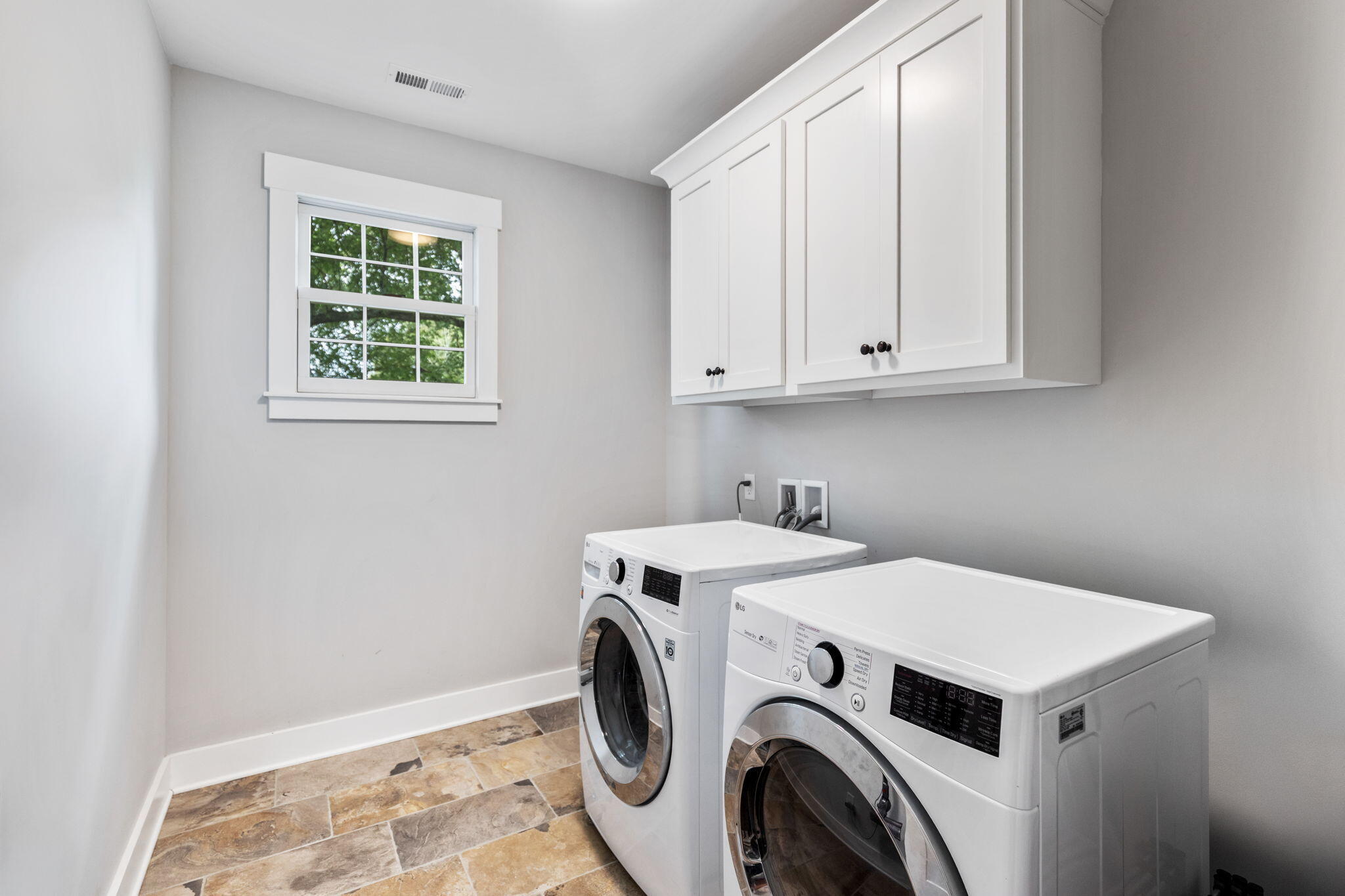 6296 Fairview Road Hixson, TN 37343 - Photo 23 of 59 Laundry Room