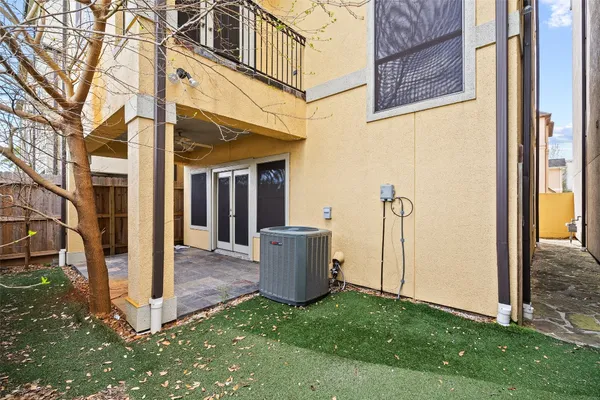 a view of an entrance of the house