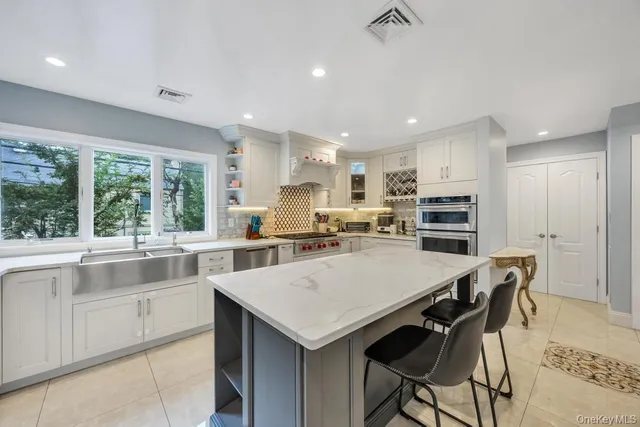 $1,999,000 | 103 Old Mill Road, Great Neck, NY 11023