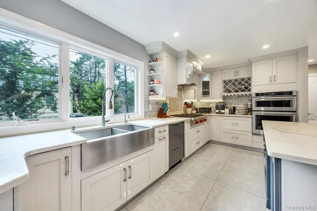 $1,999,000 | 103 Old Mill Road, Great Neck, NY 11023