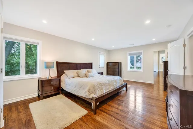 $1,999,000 | 103 Old Mill Road, Great Neck, NY 11023