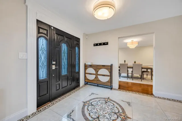 $1,999,000 | 103 Old Mill Road, Great Neck, NY 11023