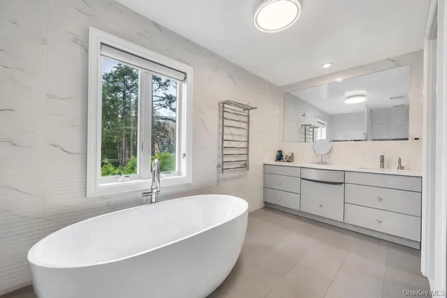 $1,999,000 | 103 Old Mill Road, Great Neck, NY 11023