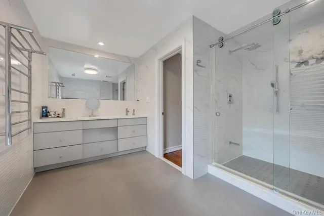 $1,999,000 | 103 Old Mill Road, Great Neck, NY 11023