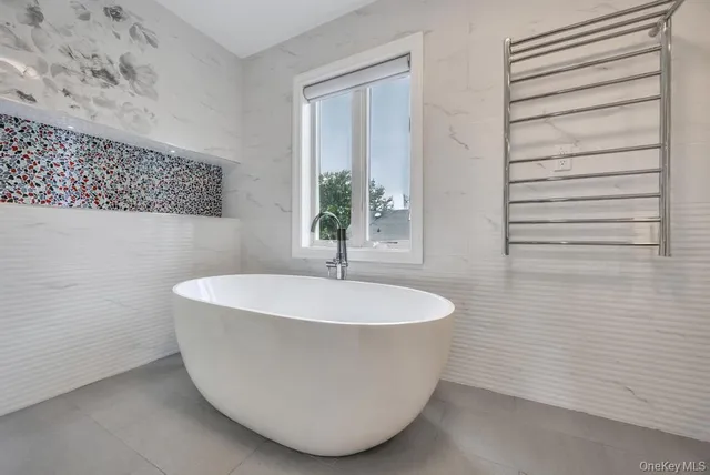 $1,999,000 | 103 Old Mill Road, Great Neck, NY 11023