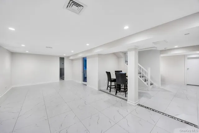 $1,999,000 | 103 Old Mill Road, Great Neck, NY 11023