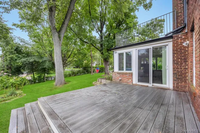 $1,999,000 | 103 Old Mill Road, Great Neck, NY 11023