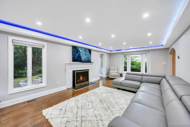 $1,999,000 | 103 Old Mill Road, Great Neck, NY 11023