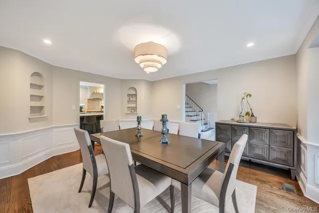 $1,999,000 | 103 Old Mill Road, Great Neck, NY 11023