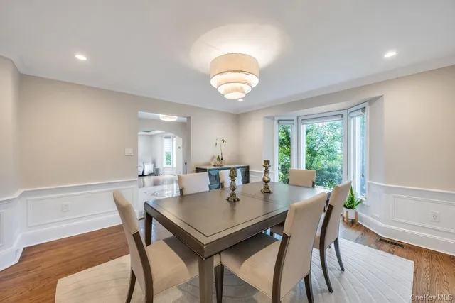 $1,999,000 | 103 Old Mill Road, Great Neck, NY 11023