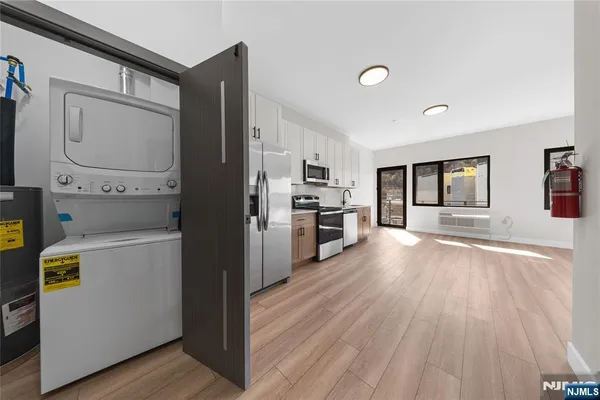 $2,350 | 87-89 Mary Street, Unit 502, Paterson, NJ 07503