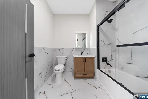 $2,350 | 87-89 Mary Street, Unit 502, Paterson, NJ 07503