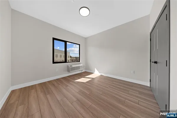 $2,350 | 87-89 Mary Street, Unit 502, Paterson, NJ 07503