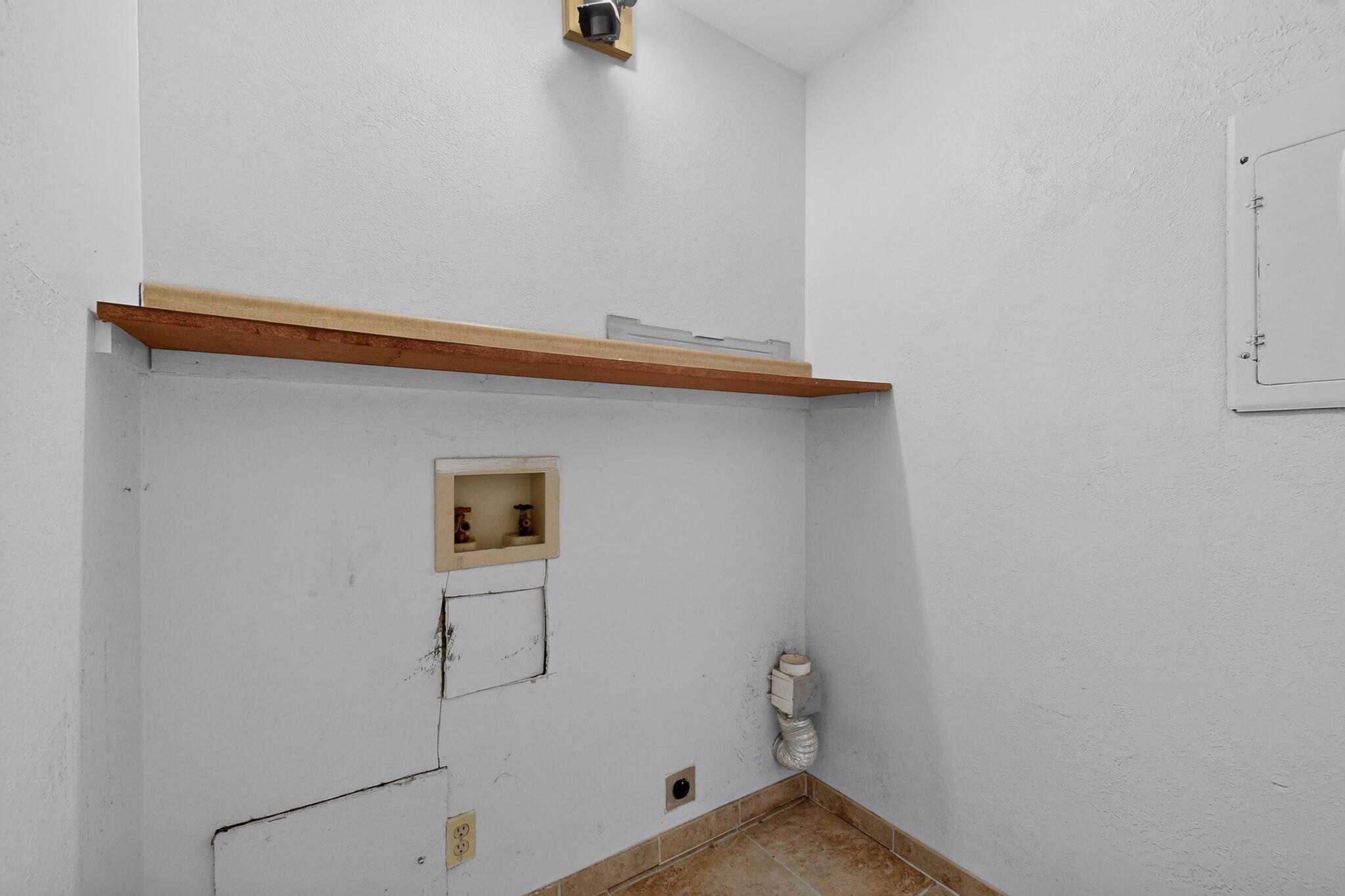 135 Reclining Acres Road Corrales, NM 87048 - Photo 47 of 69 Gallery Image 47