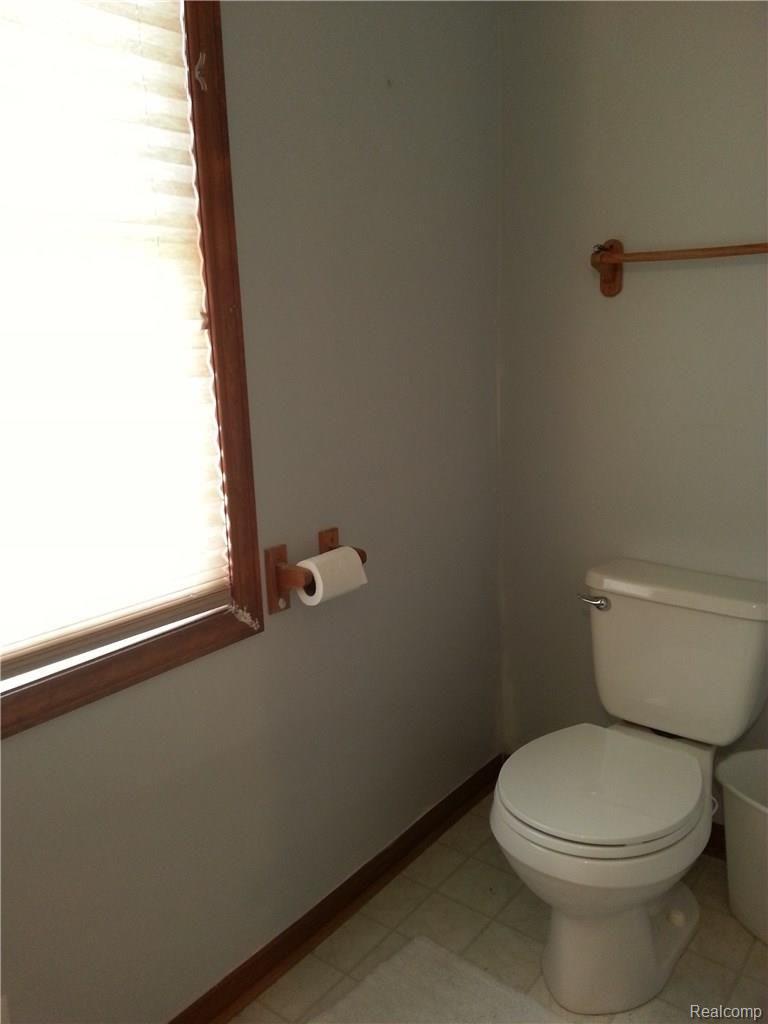 6472 McGuire Road Fenton, MI 48430 - Photo 16 of 21 6472 McGuire photo 13.jpg