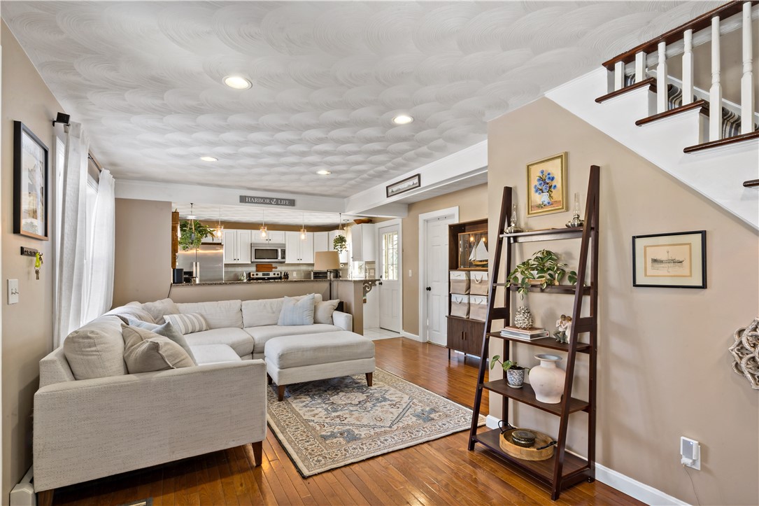 10 Cosett Road Warwick, RI 02886 - Photo 4 of 31