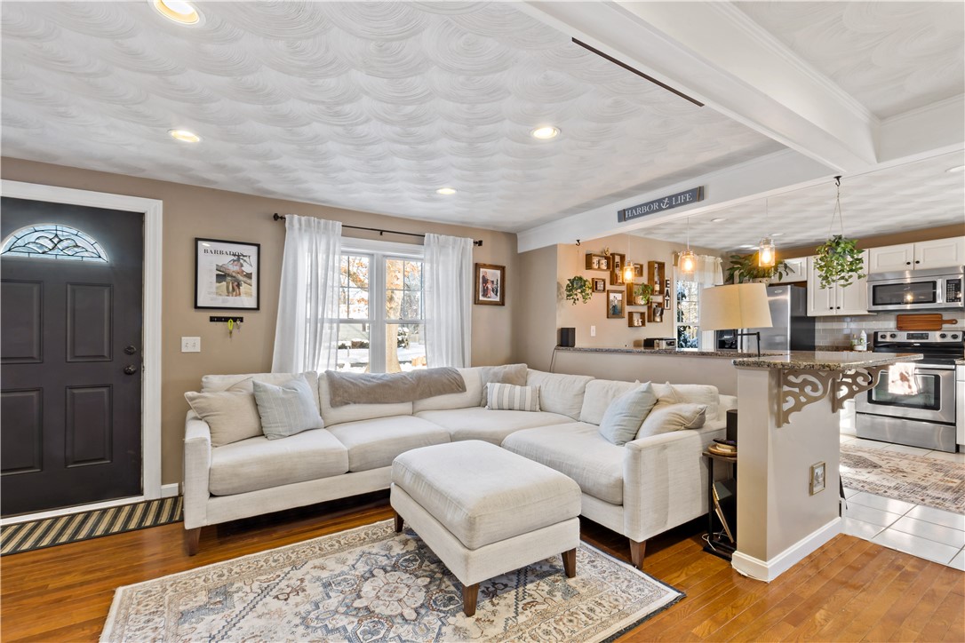 10 Cosett Road Warwick, RI 02886 - Photo 6 of 31