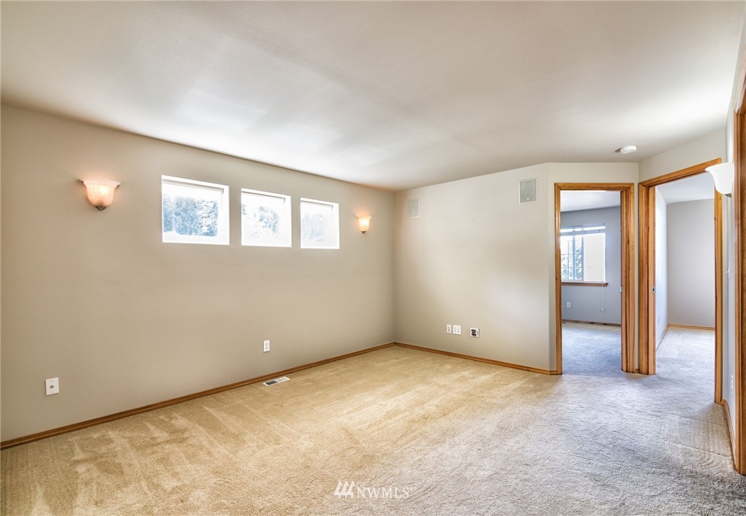 18717 13th Drive Southeast Bothell, WA 98012 - Photo 11 of 25 Gallery Image 11