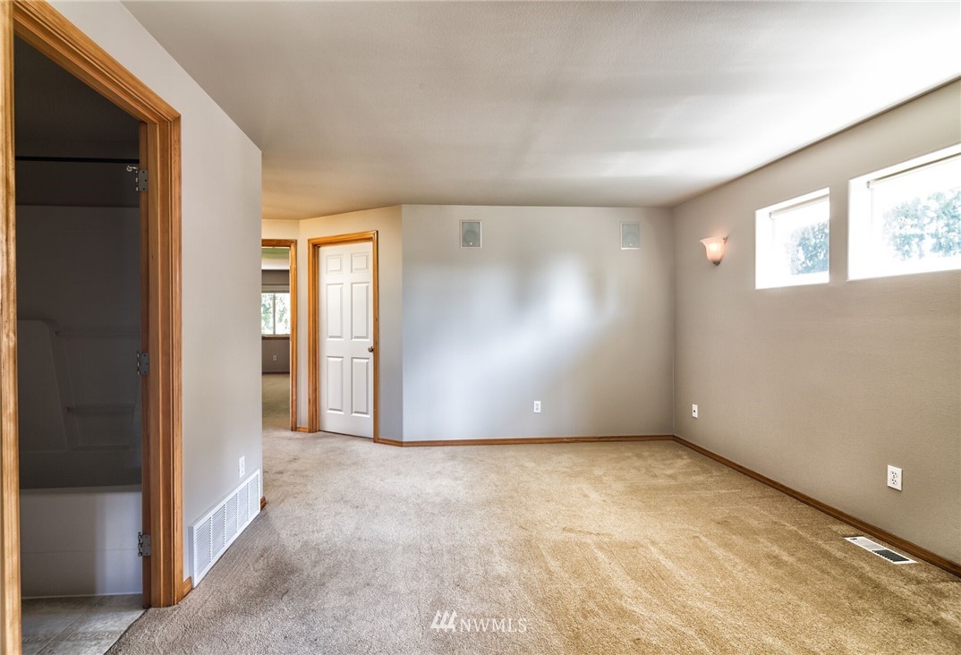 18717 13th Drive Southeast Bothell, WA 98012 - Photo 12 of 25 Gallery Image 12