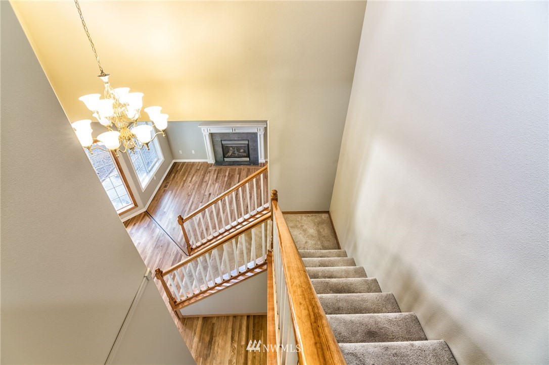 18717 13th Drive Southeast Bothell, WA 98012 - Photo 4 of 25 Gallery Image 4