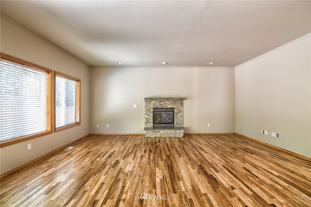 18717 13th Drive Southeast Bothell, WA 98012 - Photo 6 of 25 Gallery Image 6