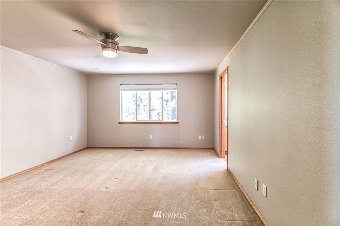 18717 13th Drive Southeast Bothell, WA 98012 - Photo 8 of 25 Gallery Image 8