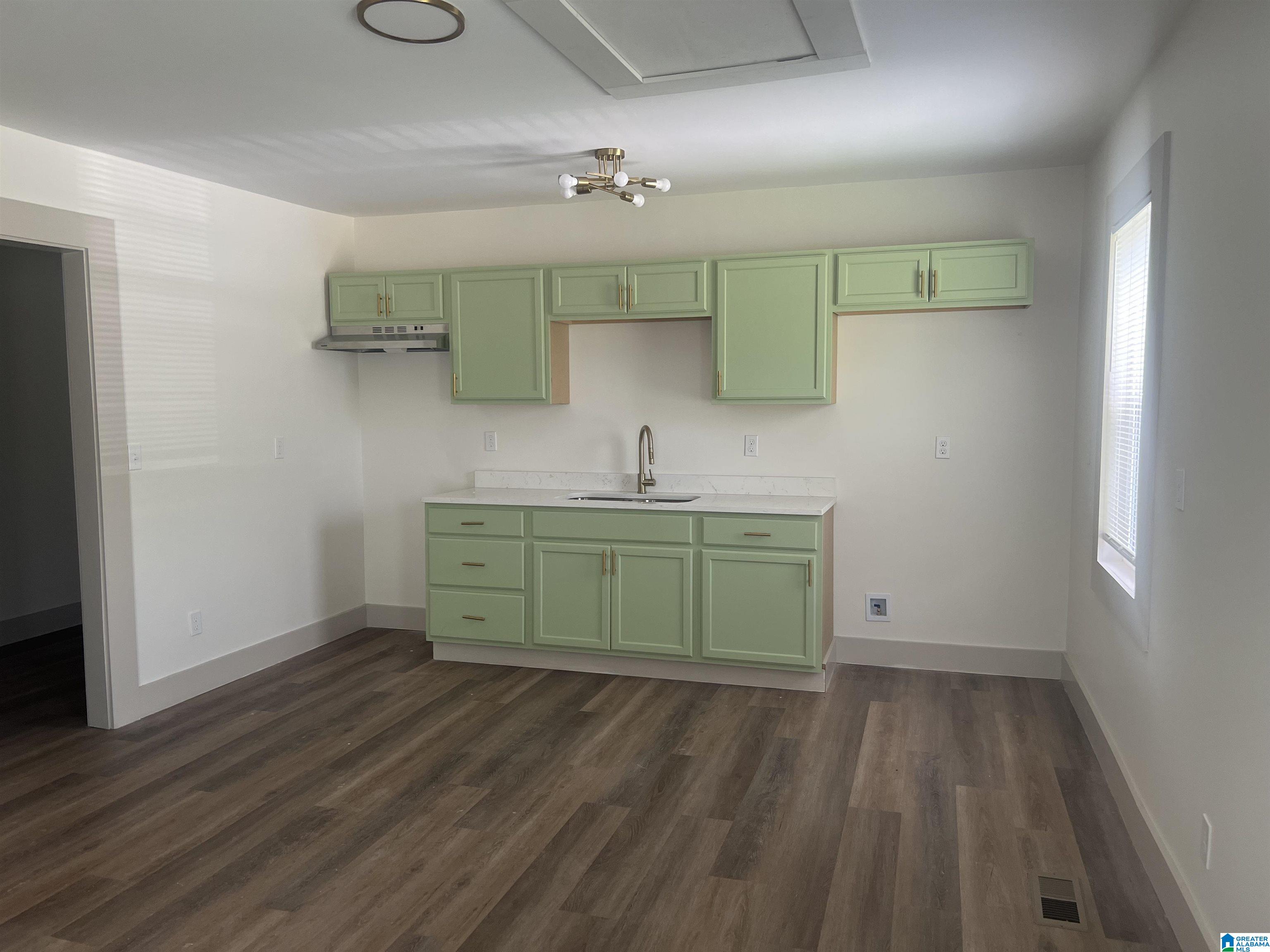 3733 Maple Avenue Southwest Birmingham, AL 35221 - Photo 3 of 14