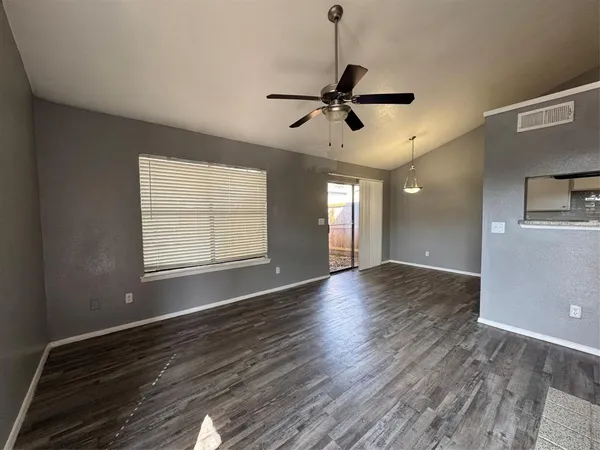 $130,000 | 1122 Millview Drive, Unit 301, Arlington, TX 76012