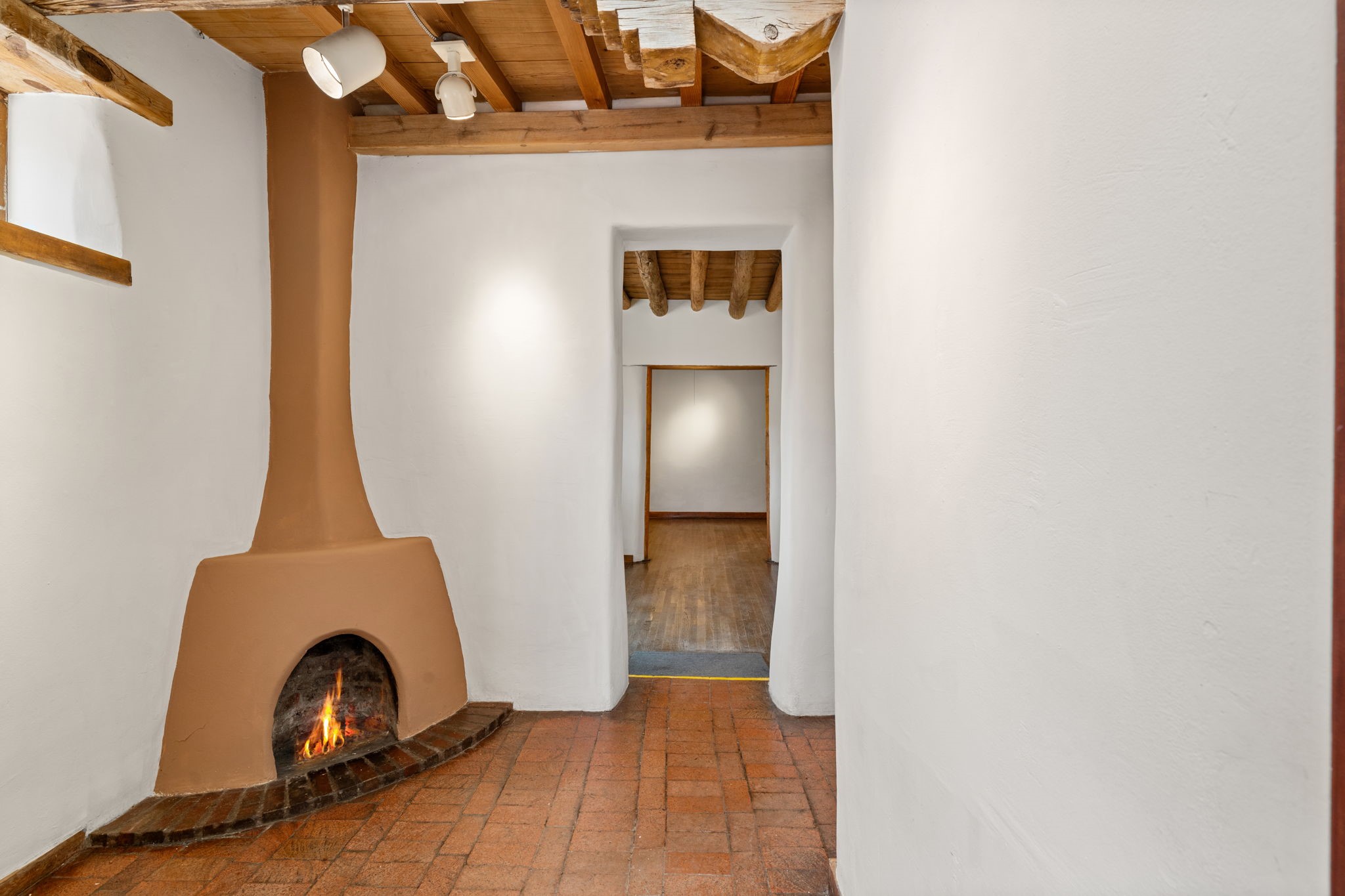 634 Canyon Road Santa Fe, NM 87501 - Photo 4 of 53