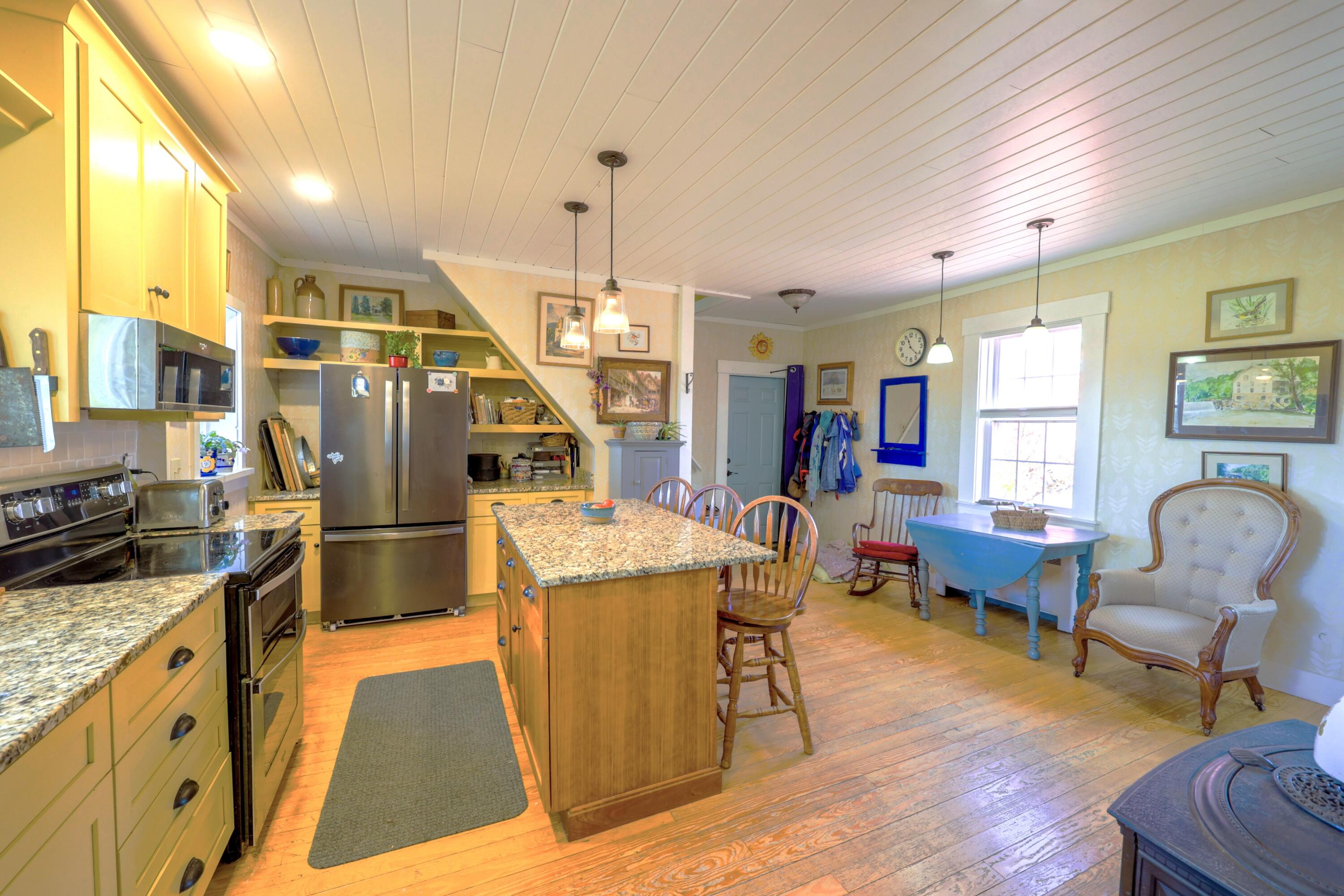 389 Higgins Road Pittsfield, ME 04967 - Photo 17 of 82 Kitchen