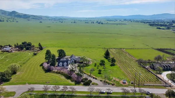 $1,949,000 | 621 Carpenter Drive, Hollister, CA 95023