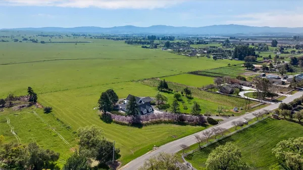 $1,949,000 | 621 Carpenter Drive, Hollister, CA 95023