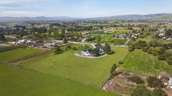 $1,949,000 | 621 Carpenter Drive, Hollister, CA 95023
