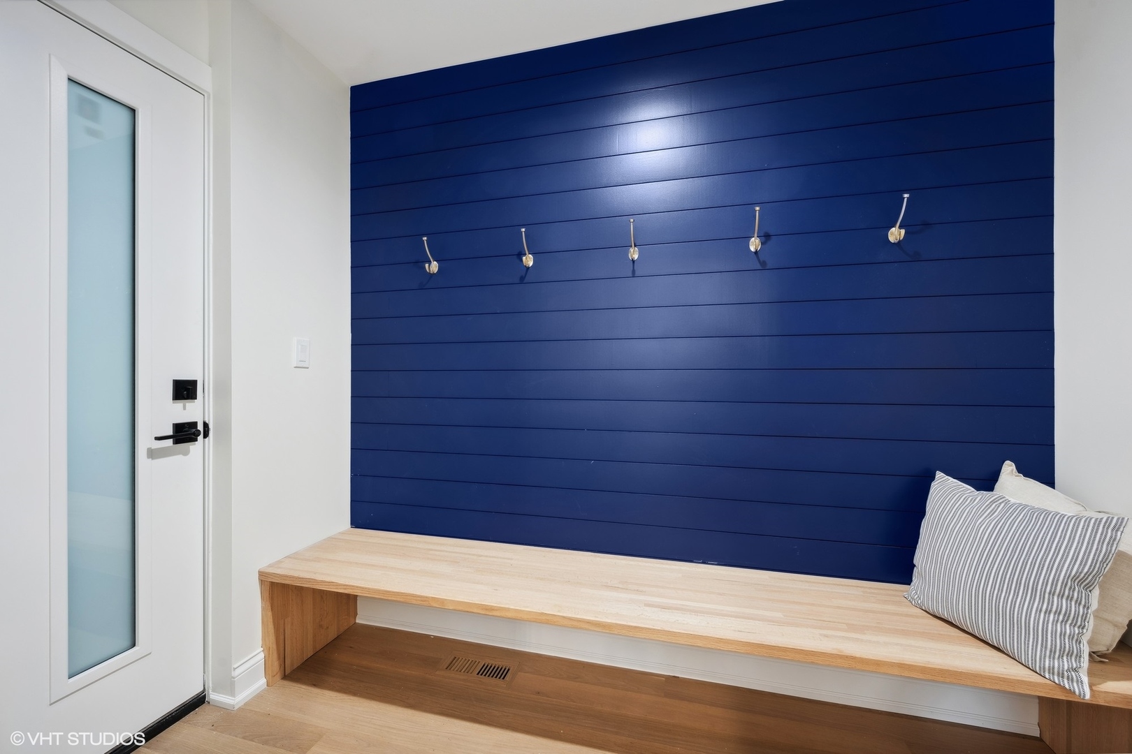 910 Glenview Road Glenview, IL 60025 - Photo 16 of 29