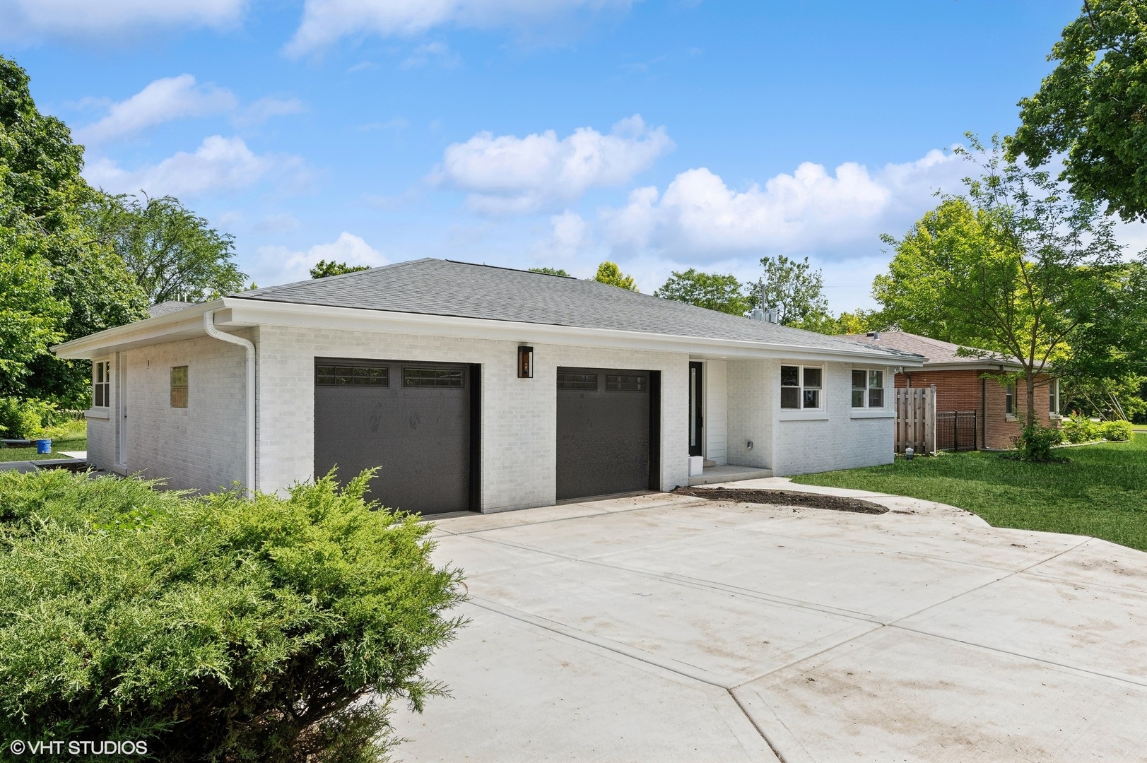 910 Glenview Road Glenview, IL 60025 - Photo 2 of 29