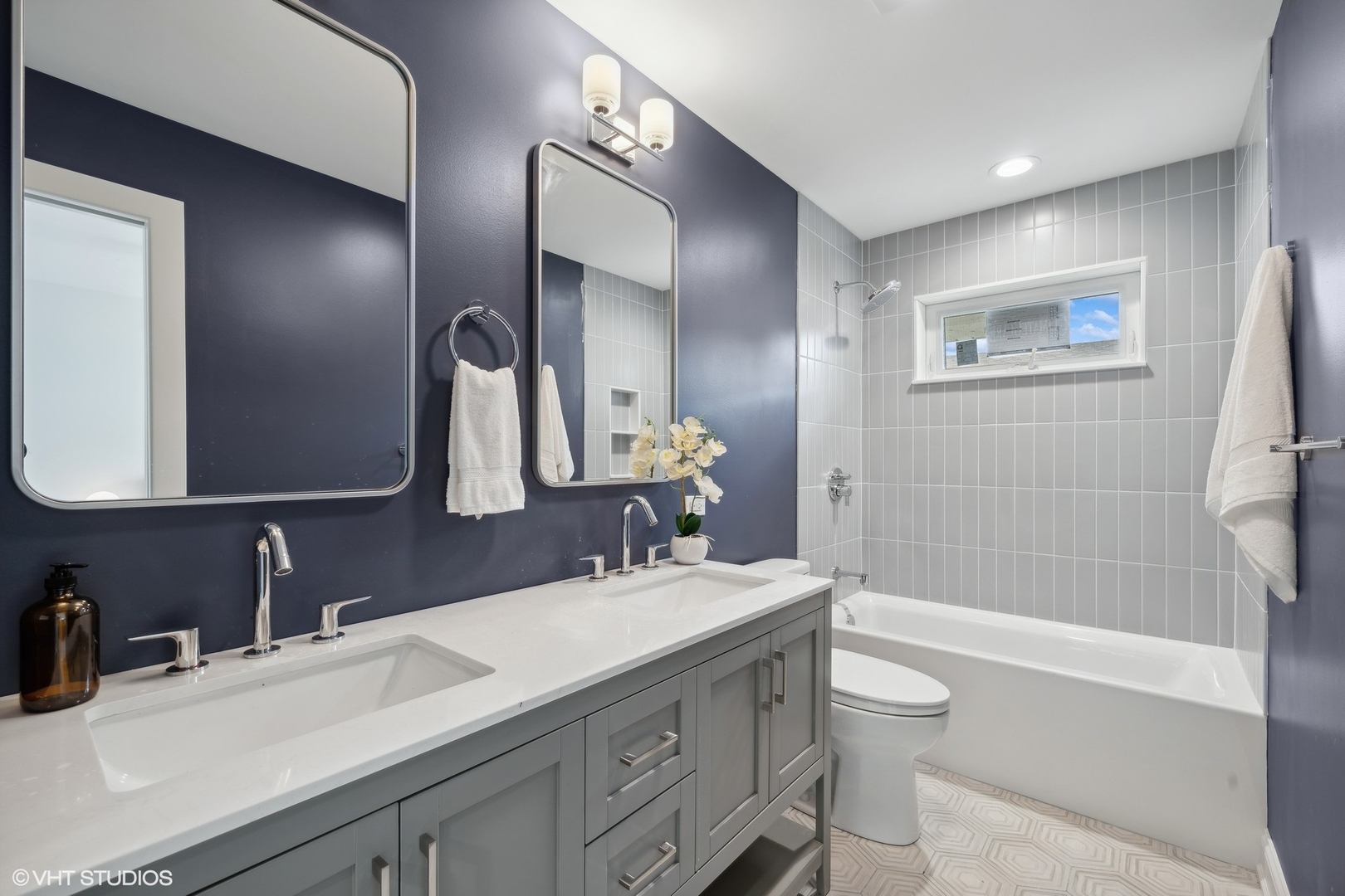 910 Glenview Road Glenview, IL 60025 - Photo 26 of 29