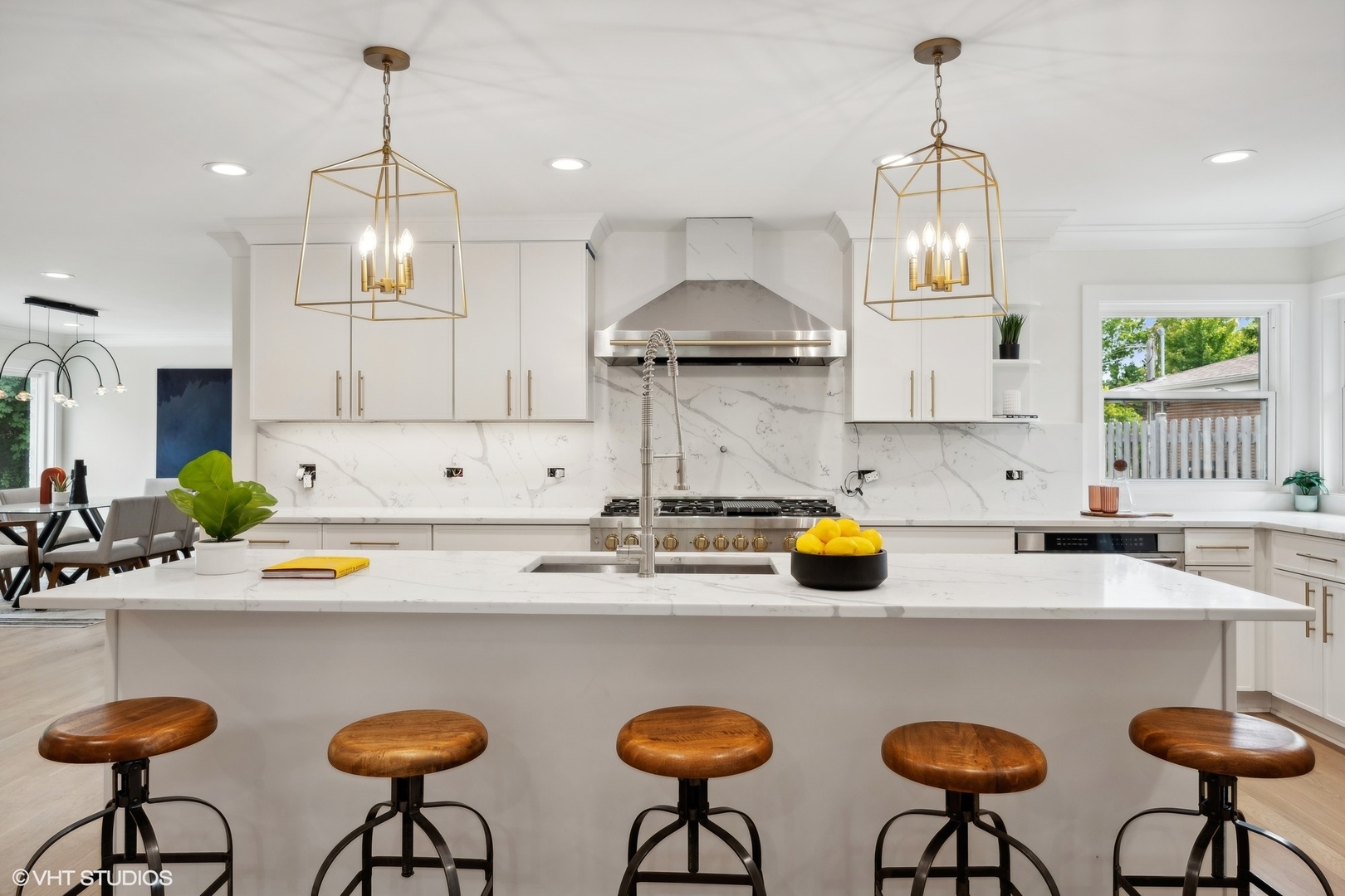 910 Glenview Road Glenview, IL 60025 - Photo 9 of 29